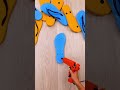 虫が怖すぎる!? 🪲🩴😂 変わったデザインのサンダルが大活躍!