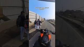 स्कूटी स्टार्ट नहीं हो रही थी 😢💯 #humanity #helping #bikeproblem #trending #explorer #sanverse