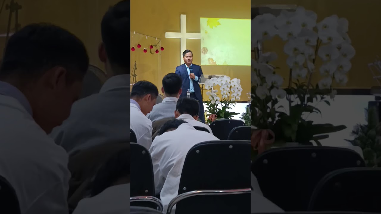 Vaj tswv nrog nraim peb nyob ib xyoo dlau ib xyoo