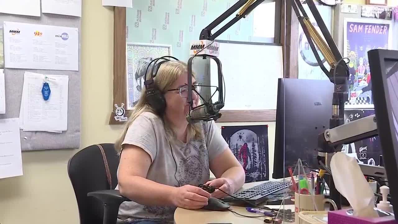 Morning radio host signs off for last time after 33 year run
