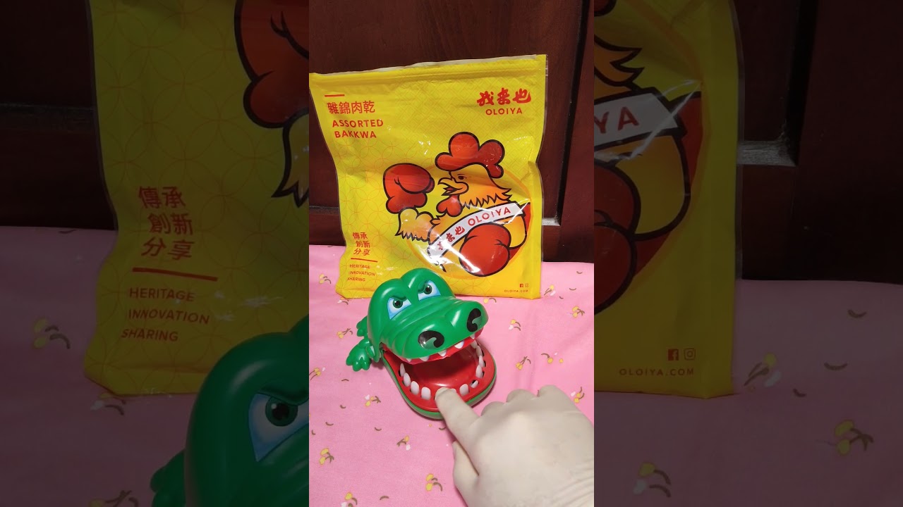 satisfying asmr strong teeth sounds 