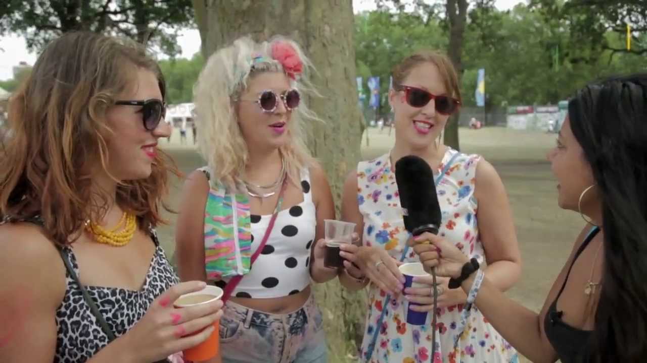 Film backdrop image for Lovebox festival 2013: east London dances in the sun (2013)