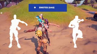 Default Skin Flexing Floss & Scenario Emotes While Having Every Emote