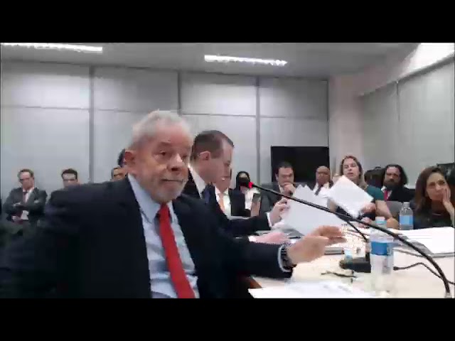 Resultado de imagem para Lula pede para ir ao banheiro