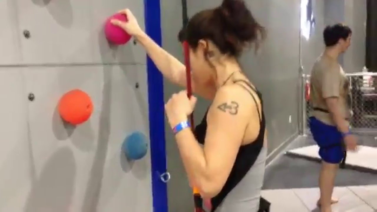 Flipnout Xtreme Trampoline Park Wall Climbing with Team UK! (Las