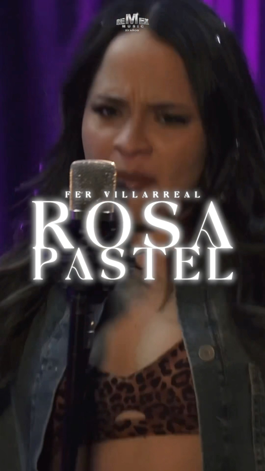 ? ESTRENO ? Fer Villarreal nos lleva directo al cora con su nuevo video #RosaPastel ?