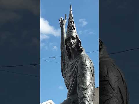 Video: Kiparske kompozicije in spomeniki Belgoroda. Znamenitosti mesta Belgorod