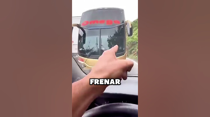 Bus Adelanta en Curva y Casi Termina Mal