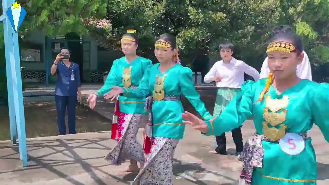 PROYEK BERTEMA KEARIFAN LOKAL: PEMENTASAN TARI ERAI-ERAI LAHAT