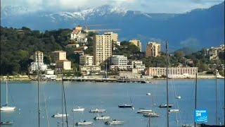 Macron en Corse : hommage au préfet Érignac et rencontre avec les dirigeants nationalistes