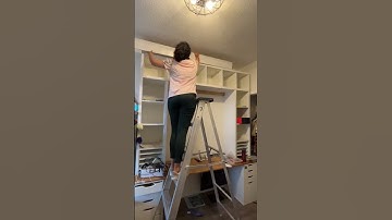 The best IKEA desk build! I love ikea hacks and this build-in desk is gorgeous!! #ikeahacks #desk