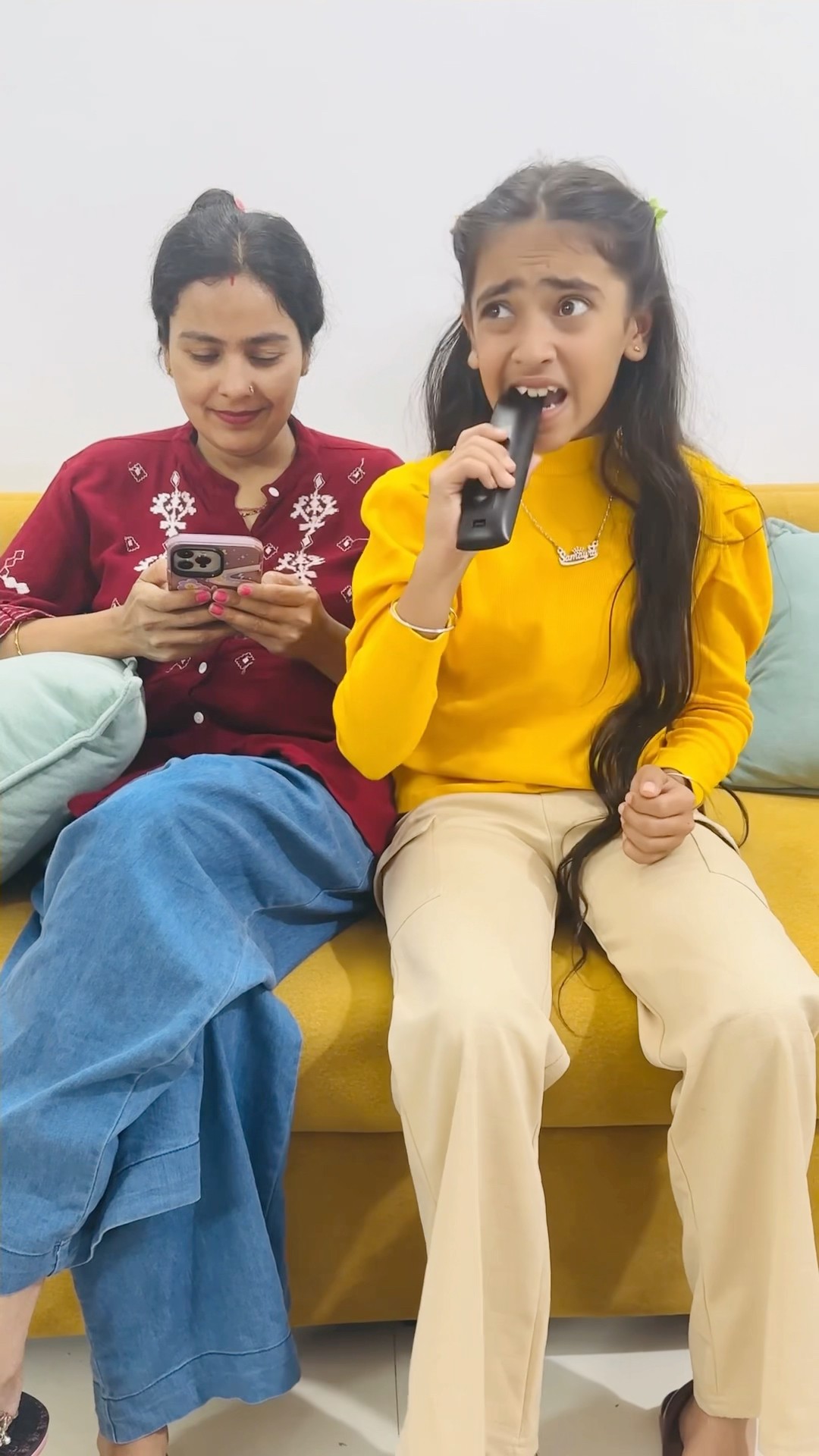 Samayra remote kyu kha rhi hai???? #shorts #samayranarula #funnyvideo #viralvideo