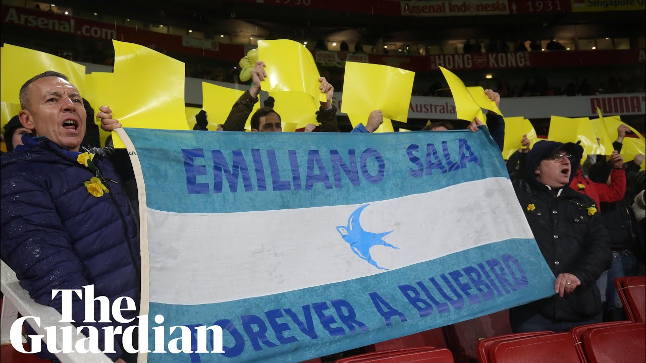 Emiliano Sala: Tributes to striker at Arsenal v Cardiff game