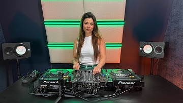 Laura van Dam - Capture Radio 040  (May Special)