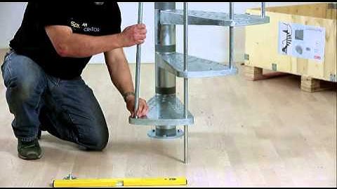 Spiral staircase Toronto from DOLLE. See how to mount your staircase