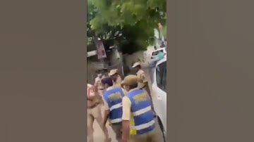 మంత్రి సబితా ఇంద్రారెడ్డి ఇంటిని ముట్టడించిన NSUI President Venkat Balmuri & #NSUI | Rgukt Basar