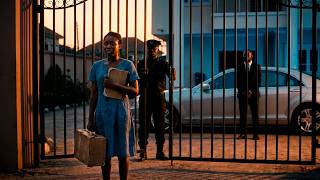 Roadside Girl Returned His Wallet — He's a Billionaire