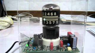 E1T tube clock in case.