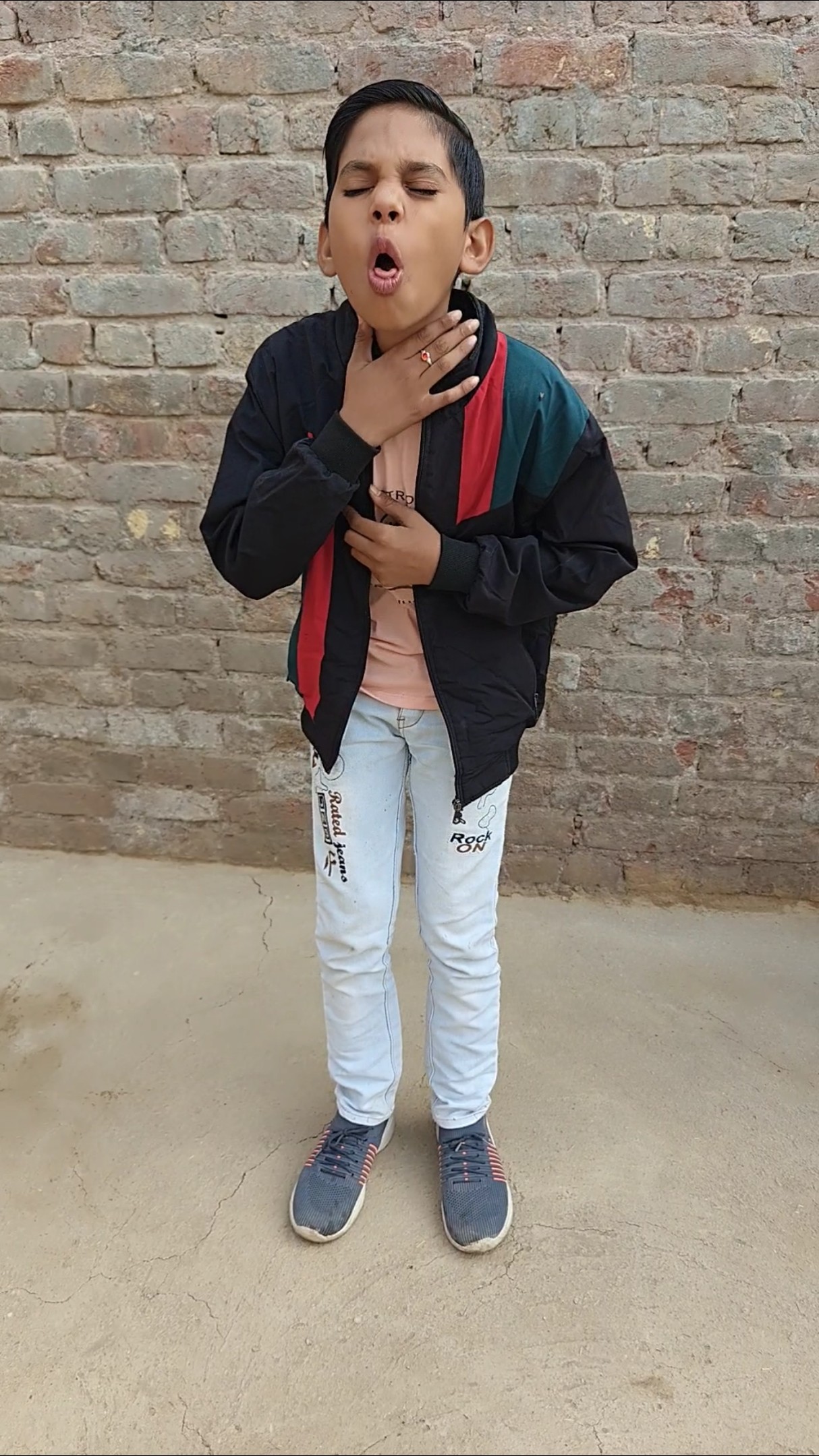 Mere gale mein candy atak gai ? #shorts