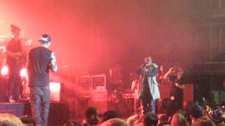 Kendrick Lamar pays hommage to J. Cole @ concert (2014 MSG)