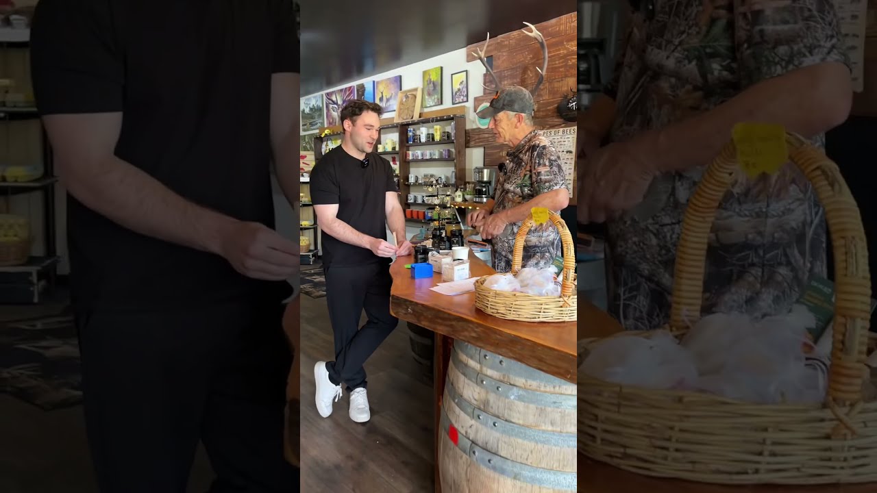 TASTING MANUKA HONEY