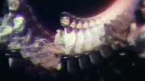 THE UNIVERSAL ROBOT BAND - DANCE AND SHAKE YOUR TAMBORIM (REMASTERED) HQ