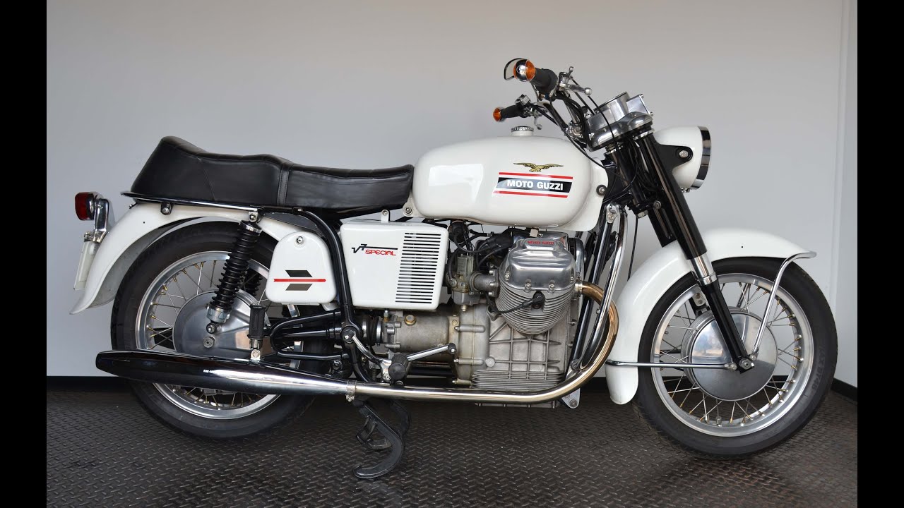 Moto Guzzi V7 700 - YouTube