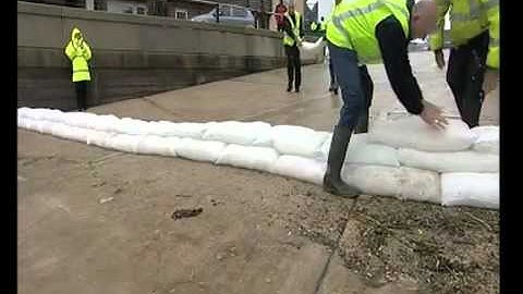 Sandless Sandbag - FloodSax-  flood defence that expand on contact with water