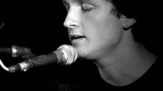 Sam Amidon - 'Saro' (Live in Manchester.)