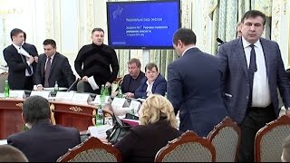 Відео конфлікту Арсена Авакова з Міхеїлом Саакашвілі на Нацраді Реформ