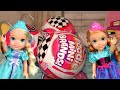 Surprises ! Elsa &amp; Anna toddlers - fun with friends &amp; Mini Brands Foodie