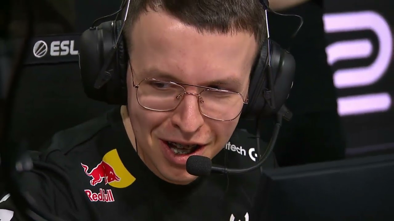 AMANEK ЧТО ПРОСХОДИТ? CS:GO HIGHLIGHTS!