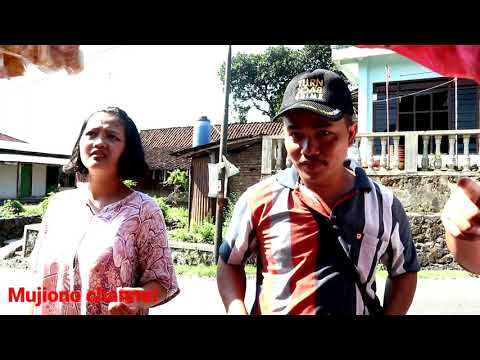 suasana JUALAN SAYUR KELILING SAAT MELAYANI TANTE TANTE BOHAY