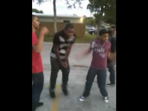 在 YouTube 上观看 Dancin in Miramar- Pull out the stick remix 在 YouTube 上观看 Dancin in Miramar- Pull out the stick remix