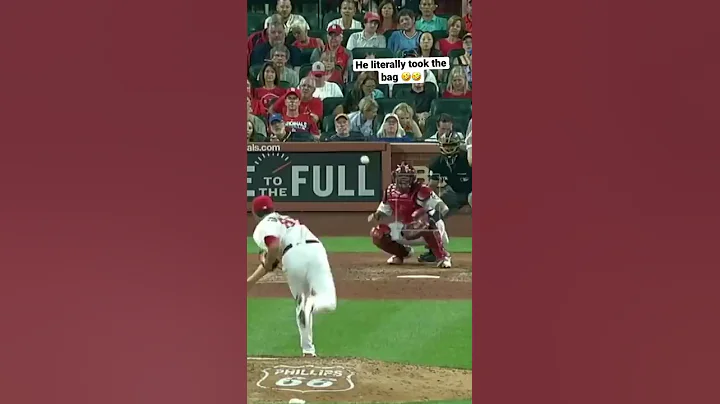 Kolten Wong literally steals base after getting a steal on Yadier Molina 🤣 - DayDayNews