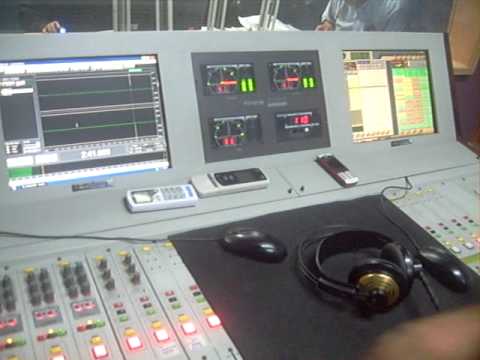 CONSOLA 2300 XZ SOLIDYNE DE RADIO CIELO - PERU