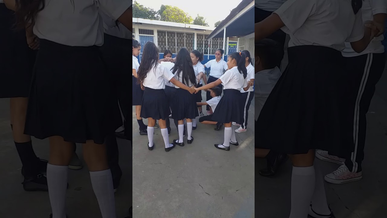 Nudo humano-Colegio Pablo Antonio Cuadra