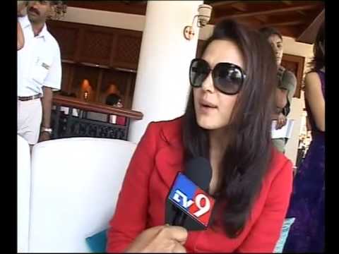 Preity Zinta chats with tv9 correspondent Abhishek...