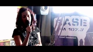 Video thumbnail of "Ria Hall live on BASE FM"