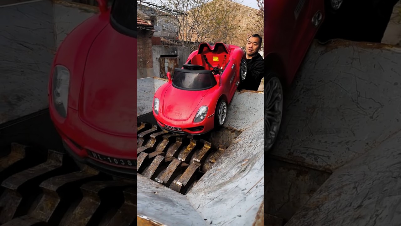 There are more than 10 wide-tire motorcycles again 