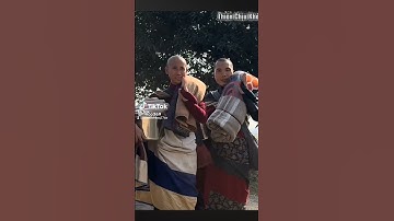 Những hình ảnh Thầy MTtrưa 9/12 đi khất thực, bộ hành cùng các sư  nhỏ về nơi an trú ở LTNi Nepal.