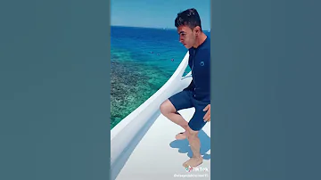 عايم فى بحر الغدر 