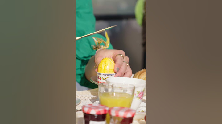 Happy Easter with a tulip brunch