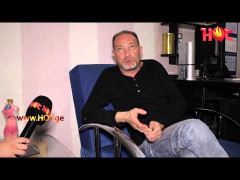 რაში ადანაშაულებს კაცებს გუგა