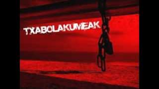 Video thumbnail of "Txabolakumeak - Nunca.wmv"