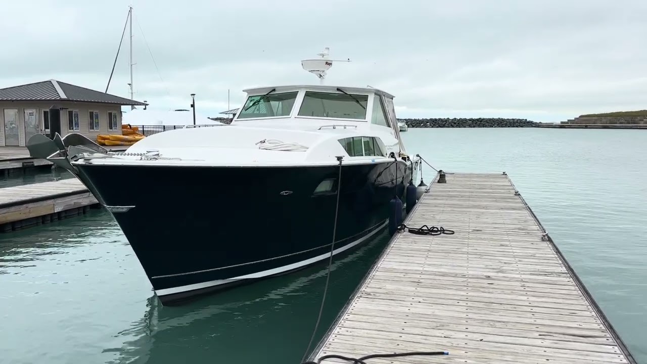 1971 Chris Craft 35' Commander Express