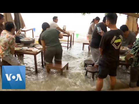 Flood-Hit Thai Restaurant Becomes Dining Hotspot