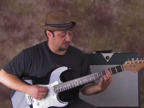 how-to-play-smoke-on-the-water---beginner-guitar-lessons---main-riff