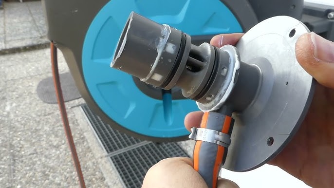 GARDENA Auto Retractable Hose Reel on a Metal Spike #shorts 