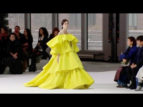 Watch Latest Fall Winter 2020/2021 collection by Carolina Herrera and Wes Gordon 